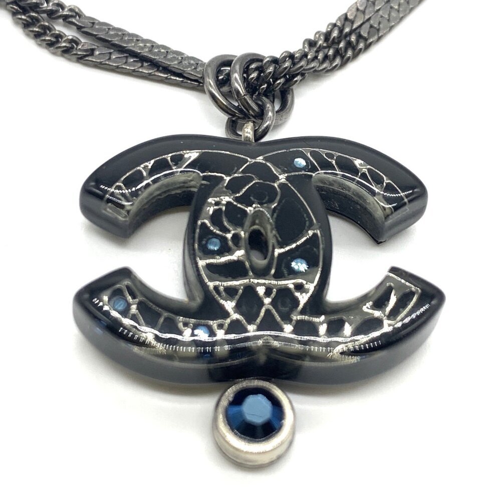 CHANEL Black Pearl Logo Necklace - Picture 2 of 6